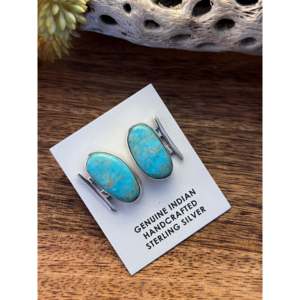 Pendientes de botón de plata de ley y turquesa navajo con engaste de bisel, poste de oro rosa, chapado en oro, estilo moderno, incrustaciones de circonita. - Product Image 4