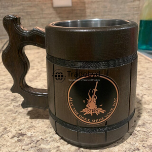 แก้วไม้ตกแต่งพร้อมหูจับในตัว เป็นมิตรกับสิ่งแวดล้อมและปลอดภัยสำหรับอาหาร เหมาะสำหรับตกแต่งครัวสไตล์ฟาร์มเฮาส์ มอบความอบอุ่นในช่วงเวลาการเสิร์ฟ Tradebyd - Product Image 5