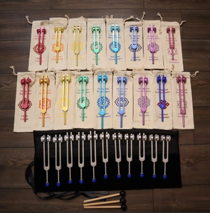 28 piezas de diapasones de solfeo, chakras y planetarios - 28 piezas de diapasones planetarios y de chakras. - Product Image 2