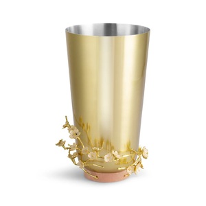 Precioso florero de metal con atrevidas ilustraciones de flores de metal en el lateral para centros de mesa y detalles de pasillo - Product Image 3