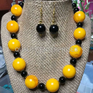 เครื่องประดับแฟชั่นใหม่ สร้อยคอเรซิ่นทรงสี่เหลี่ยมหรูหรา ลูกปัดหลากสี ใช้สำหรับงานหมั้น สีแดง ชุดลูกปัดแบบกำหนดเอง - Product Image 5