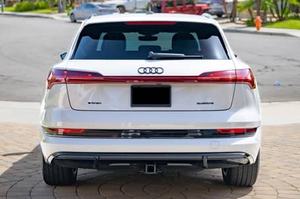 Audi e-tron Quattro Chronos Edition 2022, double moteur, transmission intégrale, très bien équipée, peu modifiée - Product Image 5