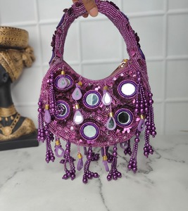 Bolso de Mano de Noche de Moda Impermeable con Cuentas de Cristal de Resina Dorada para Mujer, Fiesta de Boda, Hecho a Mano en India, Venta al por Mayor - Product Image 1