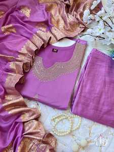 ชุดผ้าไหมพิมพ์ลายกล้วยกล้วยหนาดีไซเนอร์สำหรับงานปักด้วยมือและงานหนักบนพื้นด้านล่างมีขอบลูกไม้สี่ด้านแฟนซี - Product Image 4