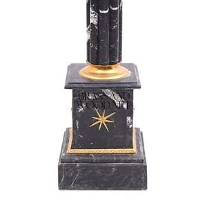 Socle en marbre noir Nero Marquina de luxe avec capitale en laiton corinthien - Product Image 3