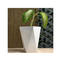 Solution de jardinière en acier multifonctionnelle de haute qualité et polyvalente pour les petits jardins, les terrasses, les balcons, les présentoirs de plantes à bas prix