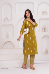 Kurta de Algodón Estampado Verde Oliva para Mujer con Pantalones Palazzo, Ropa Casual de Estilo Tradicional Indio para Todas las Temporadas, Corte Regular - Product Image 4