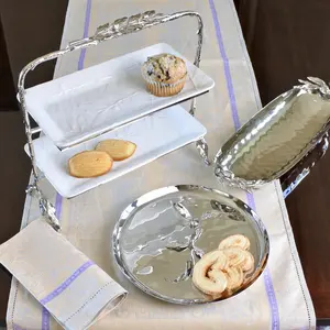 Exhibidor de Pasteles Festivo de Lujo Hecho a Mano, Diseño de Tendencia para Eventos, Elegante Estilo Europeo, Aluminio Apto para Horno, Ecológico, Hecho a Mano - Product Image 3