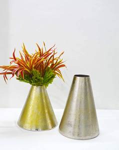 Premium Hot Metal Hammered Texture Pillar Shape Copper Toned Color Royal Look Flower <b>Vase</b> <b>Unique</b> Style Fancy Wedding Flower <b>Vase</b> - Product Image 4