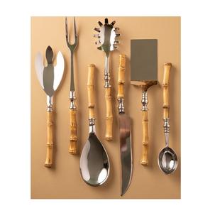 Elegante juego de cubiertos de acero inoxidable y madera con asas ergonómicas, ideal para un uso cómodo y un comedor moderno - Product Image 6