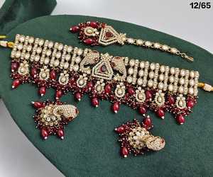 Collier ras du cou clouté Kundan plaqué or antique avec goutte de perles, boucle d'oreille et ensemble Maang Tikka ensemble de mariage traditionnel pour femmes - Product Image 4