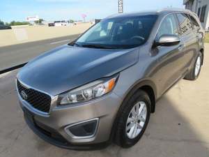 Auto Usado de Calidad a Precio Accesible, K-i-a So-ren-to LX 2016, Volante a la Izquierda - Product Image 3