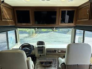 Seconde main Clean 2014 Fleetwood Bounder 33C RV - Product Image 4
