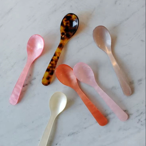 Juego de Cubiertos de Bambú de Estilo Lujoso, Cubiertos de Resina Ligeros, Cuchara de Ébano Oscuro, Diseño Artesanal, Reutilizable - Product Image 1