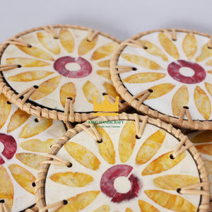 Posavasos sostenibles hechos a mano de ratán natural con incrustaciones de colores para té, café y uso en la mesa de comedor al por mayor de Vietnam - Product Image 4