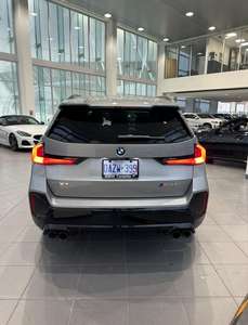 BMW X1 M35i 2024, boîte automatique, intérieur foncé, sièges en cuir, conduite à gauche/droite, voiture d'occasion, essence - Product Image 4