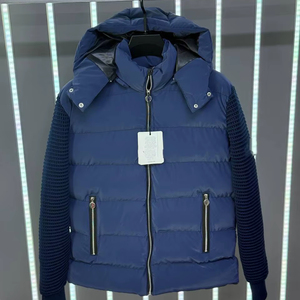 Abrigo de Invierno Informal para Hombre con Capucha, Cuello en V, Bolsillos con Cremallera, Acolchado Cálido, Satinado, 50% Plumón, Ropa Exterior de Moda - Product Image 1