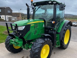 Tracteur utilitaire avec assistance aux roues avant (4x4) Le moteur est un moteur diesel turbo de 75 hp à 4 cylindres - Product Image 2