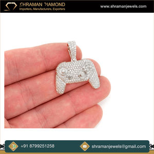 Bijoux Hip Hop personnalisés faits à la main en or massif 10 carats, collier minimaliste en diamant moissanite glacé, pendentif manette de jeu - Product Image 6