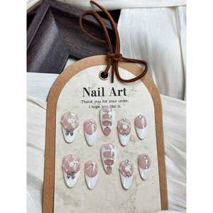 Bridal Muse Autocollants pour ongles à presser, motifs élégants pour mariées et demoiselles d'honneur - Product Image 1
