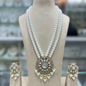 ชุดเครื่องประดับเพชรทองเหลือง kundan หรูหรา-สร้อยคอและต่างหูลายดอกไม้คลาสสิกและลูกปัดสำหรับงานแต่งงาน - Product Image 3