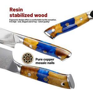 Cuchillo de Cocina Profesional Kiritsuke de 8 Pulgadas con Hoja de Acero de Damasco, Acabado Artesanal y Mango de Madera Estabilizada con Resina - Product Image 3