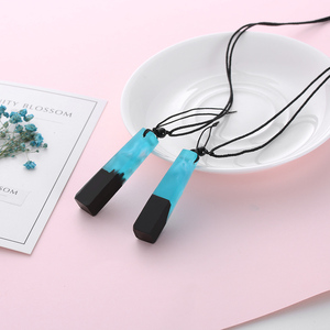 Bijoux en bois et résine pour femme, conception Unique, collier de type pendentif, vente en gros - Product Image 3