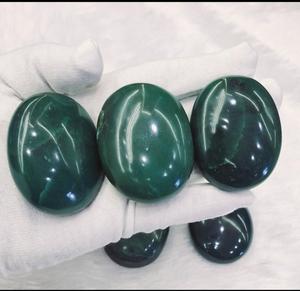 Cristal Curativo de Jade Verde, Piedra Semipreciosa Artesanal para el Equilibrio Energético, Fomenta el Coraje, la Confianza y Atrae lo Positivo - Product Image 4