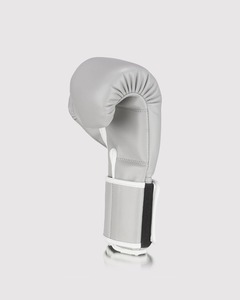 นวมชกมวย Fly Boxing คุณภาพพรีเมียม หนังแท้สีเทา น้ำหนักเบา กันน้ำ แบบผูกเชือก สำหรับฝึกซ้อมและแข่งขัน MMA มวยไทย - Product Image 3