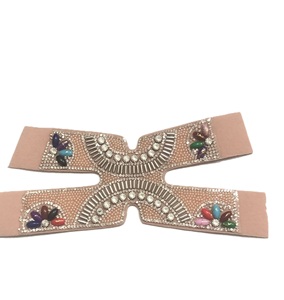 Sandales et pantoufles en gros avec strass sur l'avant-pied et le dessus, dessus de sandale en strass semi-finis, vente directe d'usine - Product Image 5