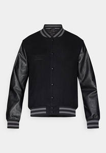 Veste en cuir de style universitaire pour femmes, coupe ajustée décontractée, bomber, veste de baseball, veste universitaire à lettres, chez Fratres Sports Factory - Product Image 6