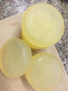 Jabón de Glicerina Medicado Transparente Hecho a Mano para Rostro y Cuerpo, para Todo Tipo de Piel, Tamaño Regular, Jabón Sólido para Lavandería - Product Image 1