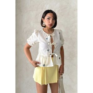 Blusa Elegante para Mujer TOPSHOW, Color Beige Piedra, con Bordado y Lazo Frontal, 100% Algodón Tejido, para Uso Casual - Product Image 1
