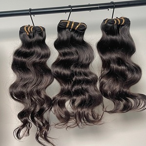 Distribuidores de cabello humano indio Paquetes de cabello rizado y ondulado Extensiones de cabello indio crudo Templo Virgen Cutícula Alineada Vendedores de cabello - Product Image 1