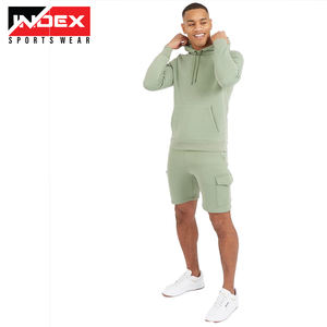 Un conjunto de Sudadera con capucha informal para hombres y mujeres con diseño de impresión personalizado, adecuado para usar en otoño. - Product Image 3