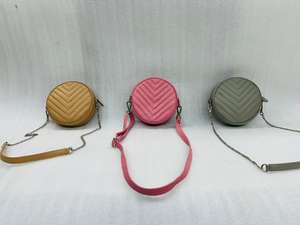 Bolso Bandolera Cruzado de Cuero Genuino para Mujer con Cierre de Cremallera Único y Correa Ajustable Desmontable - Product Image 5