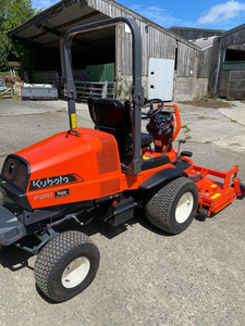 Cortadora de césped frontal Kubota F251 de alto rendimiento diseñada para un mantenimiento eficiente de jardines y granjas con un motor potente - Product Image 3