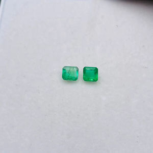 Esmeralda natural de Zambia, corte esmeralda, par de 0.83 quilates, buena calidad, buen brillo, color verde agradable, pulido perfecto, ideal para cualquier joyería. - Product Image 1