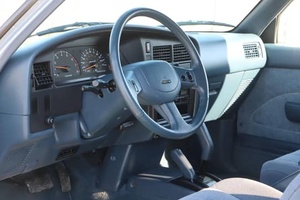 Toyota Hilux pick-up d'occasion de 2000, 100% en parfait état de marche, sans accident - Product Image 3