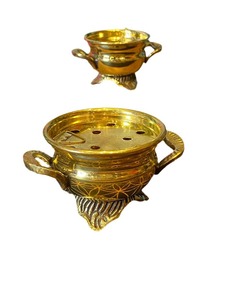 Brûleur d'encens traditionnel rond en laiton pour la guérison spirituelle, offrant un arôme doux et une fumée équilibrée - Product Image 2