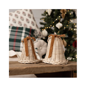 Coloridos adornos navideños y artículos de regalo para el hogar y celebraciones navideñas - Product Image 1