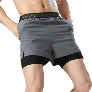Pantalones cortos deportivos de doble capa OEM para hombre, nuevo diseño, estilo callejero, patrón sólido, poliéster, hechos al mejor precio - Product Image 2