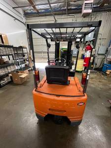 Para EP16KT Diesel Engine 4WD Transpaleta con capacidad de carga de 2 toneladas a la venta - Product Image 2