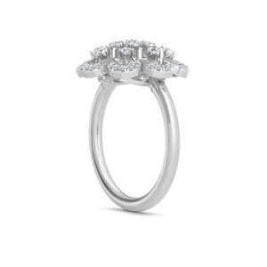 Bague élégante au design floral vintage avec diamants créés en laboratoire, idéale pour les propositions romantiques, les anniversaires et les célébrations - Product Image 3