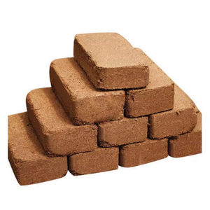 Vietnam Export Coco Peat Block 5Kg-Milieu de culture idéal pour les cultures biologiques, les semis et les projets de jardinage en conteneurs - Product Image 1
