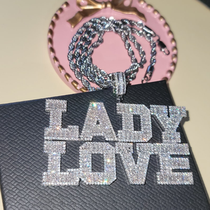 Colgante de Cadena de Tenis Personalizable con Piedra de Moissanita, Nombre y Número en Estilo Universitario, Joyería Personalizada con Incrustaciones para Bodas y Fiestas - Product Image 1