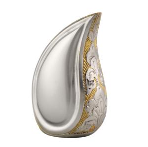 Urnes funéraires en forme de larme en laiton gravé doré et argent Urnes en forme de larme en métal pour adultes de haute qualité fabriquées en Inde - Product Image 1