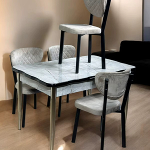 Ensemble table à manger moderne et 4/6 chaises avec dessus en verre et pieds en bois massif Mobilier de maison pour salle à manger et cuisine - Product Image 1