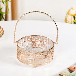 แท่นวางช็อคโกแลตดีไซน์สวยที่สุดทรงกลมพร้อมแท่นวางช็อคโกแลตขัดเงาสีทองสำหรับเสิร์ฟช็อกโกแลตและเสิร์ฟของหวาน - Product Image 1