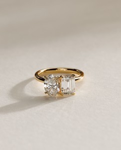 แหวนเพชรทรงรี Toi Et Moi แบบ Emerald Cut เพชรเลี้ยงในห้องปฏิบัติการ ตัวเรือนทอง 9 กะรัต สีเหลือง / สีโรสโกลด์ / สีขาว - Product Image 1
